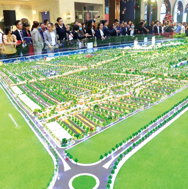 Các dự án ở Đồng Nai đang khá sôi động mùa kích cầu cuối năm. Ảnh: Lê Toàn Các dự án ở Đồng Nai đang khá sôi động mùa kích cầu cuối năm. Ảnh: Lê Toàn