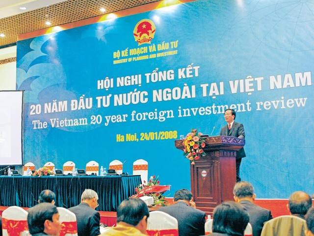 Bộ Kế hoạch và Đầu tư đã tham mưu Chính phủ trình Quốc hội nhiều dự luật, tạo bước ngoặt quan trọng trong thu hút đầu tư, huy động nguồn lực phát triển kinh tế - xã hội. Trong ảnh: Ông Võ Hồng Phúc phát biểu tại Hội nghị tổng kết 20 năm đầu tư nước ngoài tại Việt Nam. Bộ Kế hoạch và Đầu tư đã tham mưu Chính phủ trình Quốc hội nhiều dự luật, tạo bước ngoặt quan trọng trong thu hút đầu tư, huy động nguồn lực phát triển kinh tế - xã hội. Trong ảnh: Ông Võ Hồng Phúc phát biểu tại Hội nghị tổng kết 20 năm đầu tư nước ngoài tại Việt Nam.