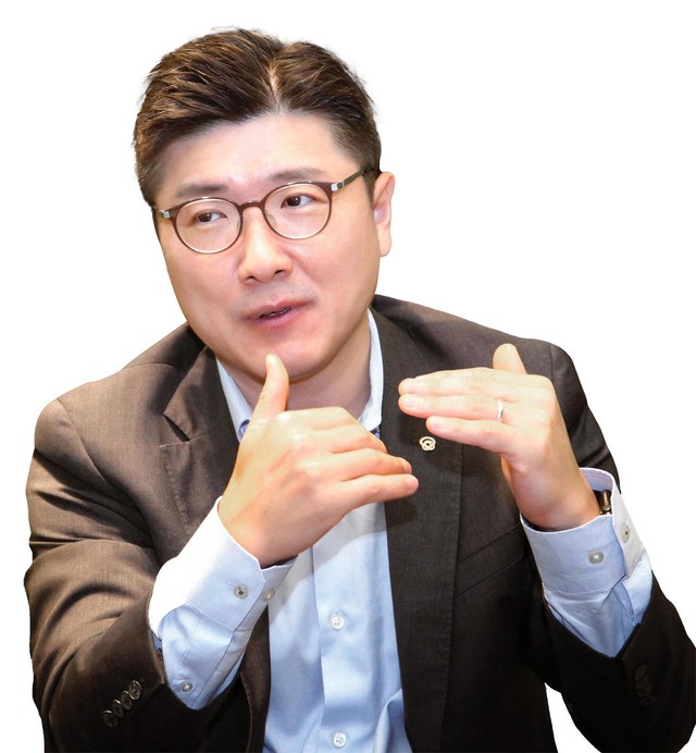 Ông Im Dong Jun, Tổng giám đốc (CEO) kiêm Chủ tịch Hội đồng thành viên Hanwha Life Việt Nam