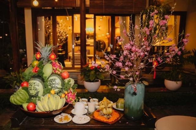 Tự tay Hà Kiều Anh bày biện mâm ngũ quả cho ngày Tết của gia đình mình