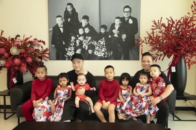 Ý nghĩa tốt đẹp nhất của Tết là sự đoàn viên, sum họp gia đình. Vì thế, đại gia đình doanh nhân muốn tạo ra nhiều không gian, cơ hội để các con được gần bên nhau. Cuộc sống hiện đại mang đến nhiều sự tiện lợi, nhưng ở mặt còn lại cũng lấy đi nhiều giá trị truyền thống tốt đẹp bởi nhịp sống quá nhanh, quá vội