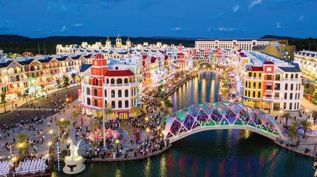 Phú Quốc United Center luôn rộn rã từ khi khai trương