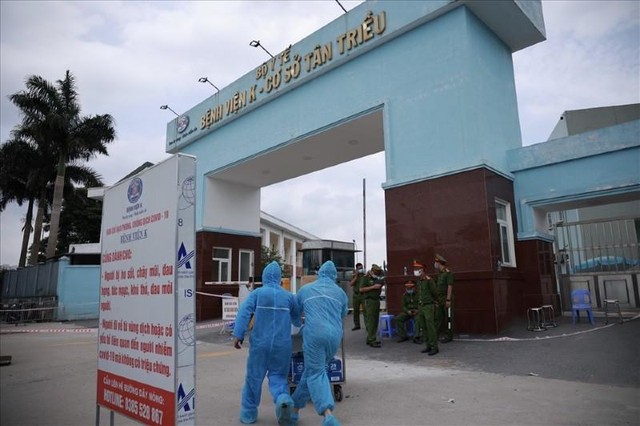 Với hàng loạt ca mắc Covid-19 được phát hiện, Bệnh viện K đang chạy đua từng phút ngăn chặn dịch lây lan.