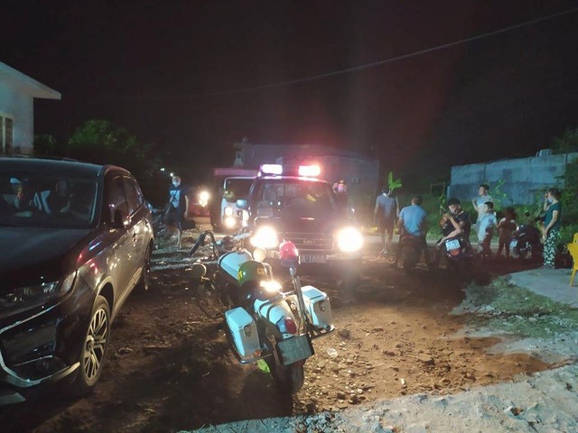 Lực lượng chức năng tiến hành khám xét nơi ở của Trần Thái Bảo tại khu 9,2ha đất quốc phòng Đồng Xá, Thành Tô, quận Hải An