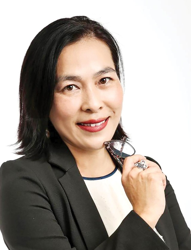 Bà Huỳnh Bửu Trân, Giám đốc điều hành (COO) CTCP Tập đoàn KCN Việt Nam