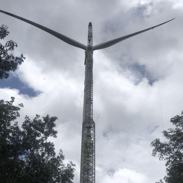 Tuabin gió đã được lắp dựng tại Trang trại điện gió HBRE Gia Lai