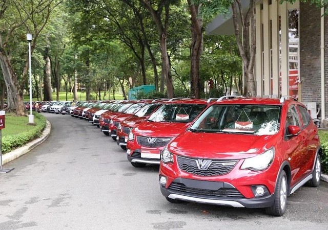 Tháng 8 có 2.048 xe Fadil được tuyên bố bàn giao cho khách hàng