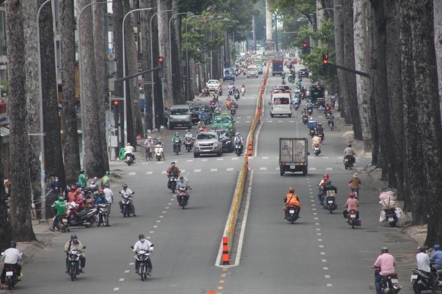 Công an TP.HCM sẽ tiếp tục cấp giấy đi đường cho nhóm đối tượng được phép lưu thông trong 2 tuần tới (ảnh: Lê Toàn)