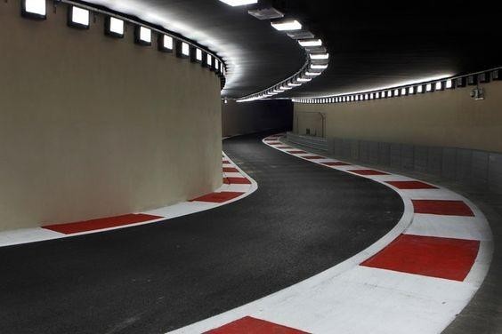 Lối lên xuống của bãi đỗ xe ngầm