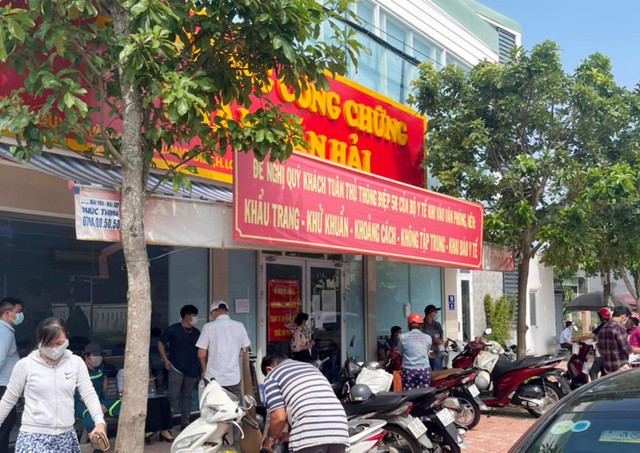 Nhiều phòng công chứng tại Bà Rịa - Vũng Tàu trong tình trạng quá tải. Ảnh: Lê Toàn