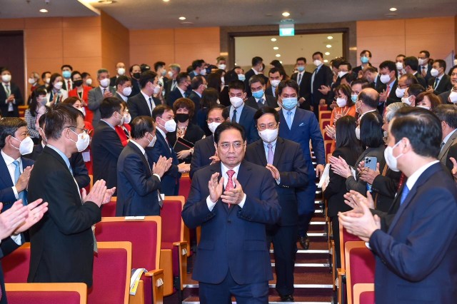 Thủ tướng cho rằng, công tác đối ngoại cần xây dựng hình ảnh tình cảm, chân thành và tin cậy (Ảnh: Nhật Bắc)