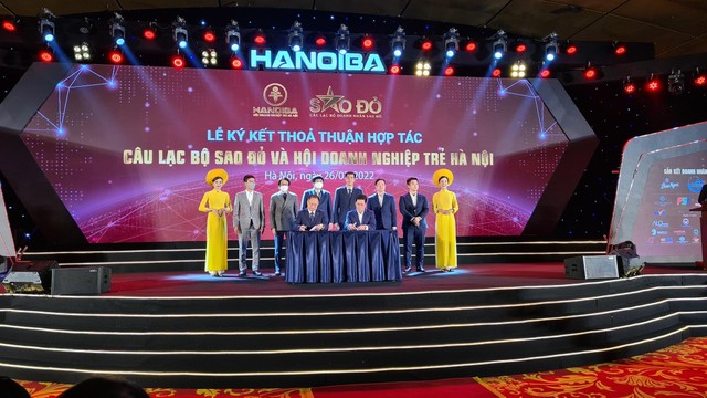 Hội Doanh nghiệp trẻ Hà Nội và Câu lạc bộ Doanh nhân Sao Đỏ ký kết hợp tác