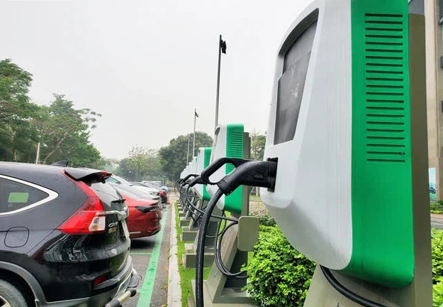 VinFast đặt mục tiêu xây dựng 150.000 cổng sạc với 3.000 trạm sạc trong toàn quốc. Ảnh: ST