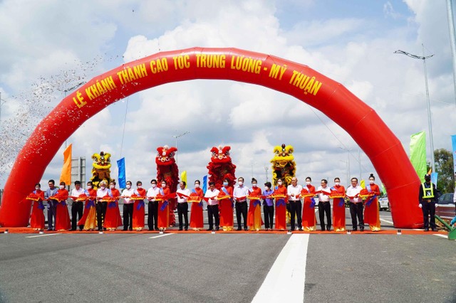 Lễ cắt băng khánh thành sáng ngày 27/4/2022.