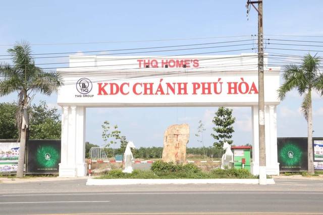 Dự án Khu dân cư Chánh Phú Hoà chưa được cơ quan chức năng phê duyệt nhưng vợ chồng Loan – Sơn đã đem phân lô, bán nền cho hàng trăm người để chiếm đoạt 130 tỷ đồng.