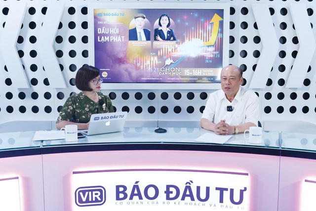 Các khách mời của talkshow "Chọn danh mục" kỳ 8 đã phân tích về nguy cơ lạm phát và ảnh hưởng tới doanh nghiệp, TTCK. Các khách mời của talkshow "Chọn danh mục" kỳ 8 đã phân tích về nguy cơ lạm phát và ảnh hưởng tới doanh nghiệp, TTCK.