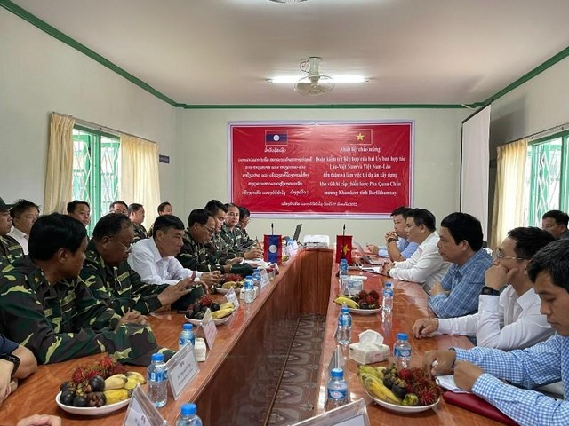 Hợp tác an ninh, quốc phòng chính là một lĩnh vực hợp tác trọng tâm của quan hệ hợp tác toàn diện Việt - Lào Hợp tác an ninh, quốc phòng chính là một lĩnh vực hợp tác trọng tâm của quan hệ hợp tác toàn diện Việt - Lào