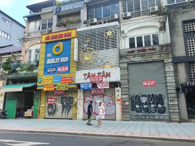 Nhà phố giá rẻ đang được săn lùng. Ảnh: Lê Toàn