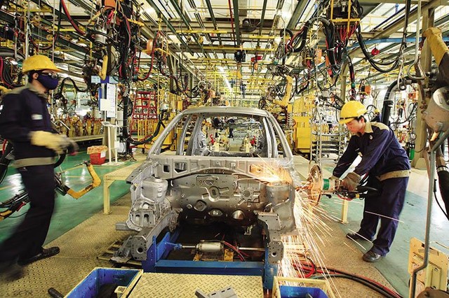 Sức khỏe của doanh nghiệp chính là sức khỏe của nền kinh tế. Trong ảnh: Dây chuyền lắp ráp ô tô của Công ty cổ phần Ô tô Trường Hải