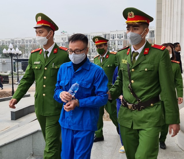 Bị cáo Quản Trọng Đức, cựu Giám đốc chi nhánh VietABank tại phiên tòa sáng 26/12.