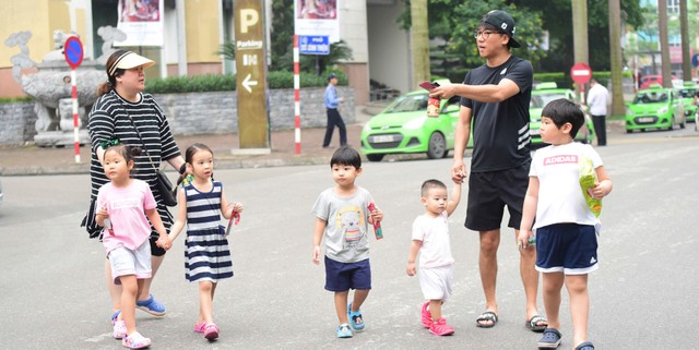 Đặc thù khách du lịch quốc tế đến Việt Nam là khách Trung Quốc chiếm tỷ trọng lớn. Ảnh: Dũng Minh