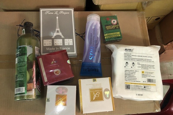 Toàn bộ hàng hóa chủ yếu được kinh doanh trên nền tảng thương mại điện tử.