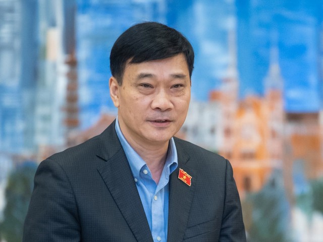 Chủ nhiệm Uỷ ban Kinh tế Vũ Hồng Thanh phát biểu. Chủ nhiệm Uỷ ban Kinh tế Vũ Hồng Thanh phát biểu.