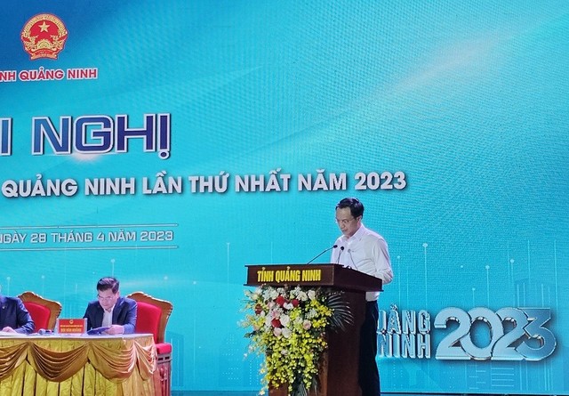 Ông Nguyễn Mạnh Cường, Giám đốc Sở Kế hoạch và Đầu tư Quảng Ninh trình bày báo cáo tại Hội nghị. Ảnh: Thanh Sơn
