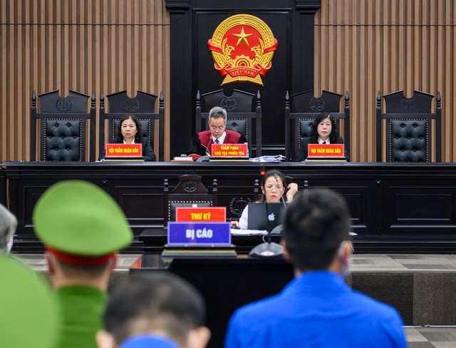 Hội đồng xét xử sơ thẩm vụ án hình sự liên quan tới việc cựu lãnh đạo UBND tỉnh Bình Thuận giao đất sai quy định cho Công ty Tân Việt Phát.