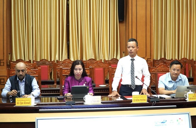 Ông Lê Hồng Phương, Tổng giám đốc Công ty cổ phần Newtechco Group - đại diện Liên danh các nhà đầu tư phát biểu tại buổi làm việc.