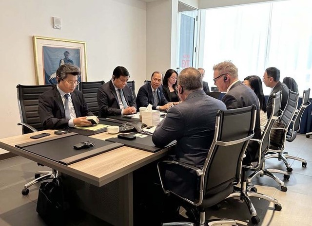 Bộ trưởng làm việc với Tổ chức Đánh giá tín dụng Moody’s. Moody’s đánh giá cao sự phát triển vượt bậc của Việt nam và xếp hạng tín nhiệm ngày càng tăng của quốc gia. Bộ trưởng làm việc với Tổ chức Đánh giá tín dụng Moody’s. Moody’s đánh giá cao sự phát triển vượt bậc của Việt nam và xếp hạng tín nhiệm ngày càng tăng của quốc gia.