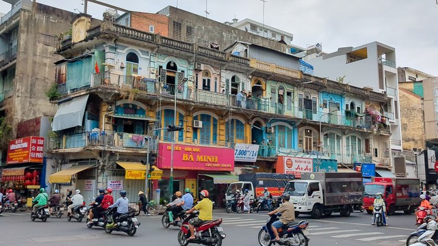 Chung cư cũ nguy hiểm tại TP.HCM
