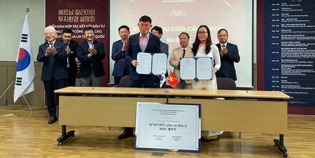 Sở Khoa học và Công nghệ tỉnh Gia Lai ký bản ghi nhớ với Hợp tác xã Nhân sâm Jeollabuk-do.