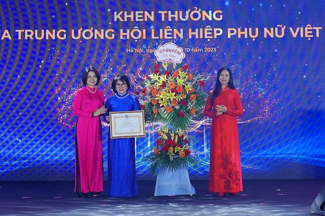 Bà Bùi Thị Hải Yến được bầu làm Chủ tịch Hiệp hội Nữ doanh nhân Hà Nội nhiệm kỳ IV (2023 - 2028). Bà Bùi Thị Hải Yến được bầu làm Chủ tịch Hiệp hội Nữ doanh nhân Hà Nội nhiệm kỳ IV (2023 - 2028).