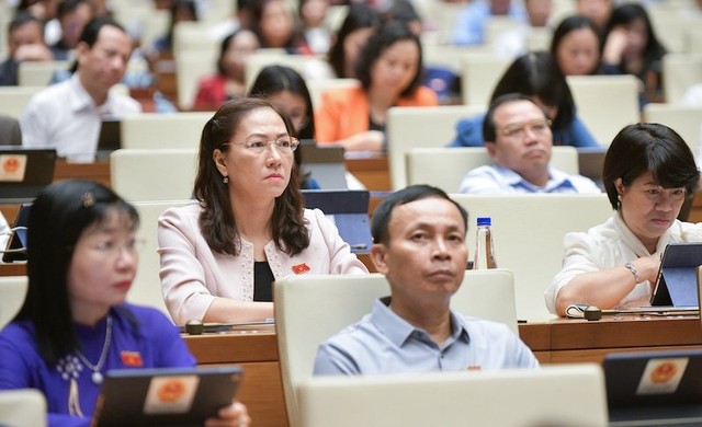 Phiên chất vấn sáng 8/11 của Quốc hội.