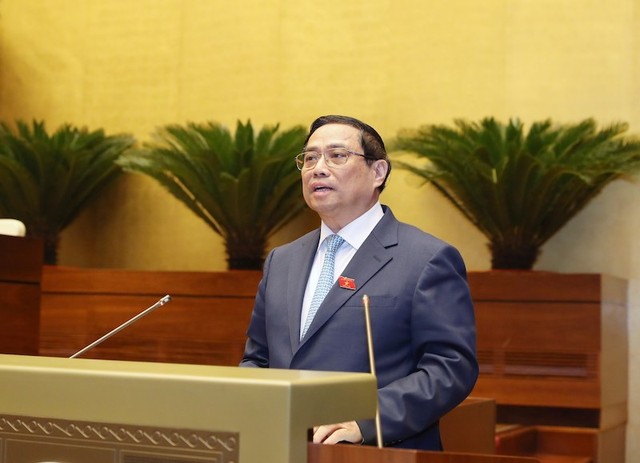 Thủ tướng Phạm Minh Chính báo cáo giải trình, làm rõ các vấn đề liên quan được đại biểu quan tâm. Ảnh Duy Linh.