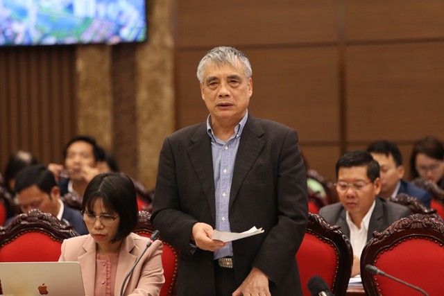 PGS.TS Trần Đình Thiên phát biểu tại Hội thảo