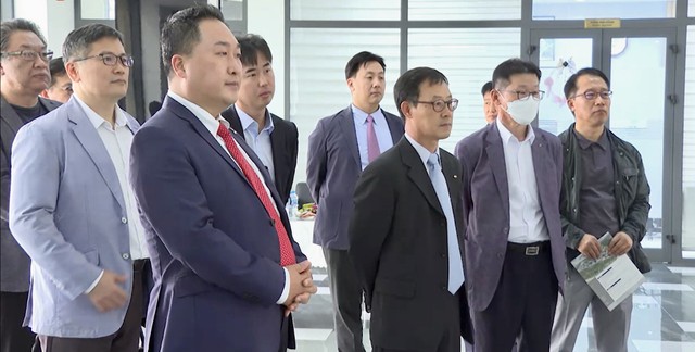 Đoàn đi khảo sát tại một số các khu công nghiệp tại tỉnh Hưng Yên. Đoàn đi khảo sát tại một số các khu công nghiệp tại tỉnh Hưng Yên.