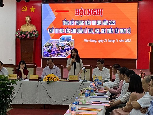 Bà Bùi Thị Thu Hương, Phó vụ trưởng Vụ Tổ chức cán bộ, Bộ Kế hoạch và Đầu tư phát biểu