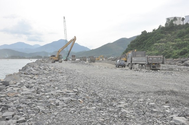 Cảng Liên Chiểu là dự án động lực, trọng điểm có tác động trực tiếp đến các mục tiêu phát triển kinh tế - xã hội của TP. Đà Nẵng. Cảng Liên Chiểu là dự án động lực, trọng điểm có tác động trực tiếp đến các mục tiêu phát triển kinh tế - xã hội của TP. Đà Nẵng.