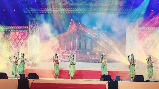 Chương trình nghệ thuật khai mạc Lễ hội Oóc Om Bóc - Đua ghe Ngo tỉnh Sóc Trăng năm 2023. Ảnh: Cao Xuân