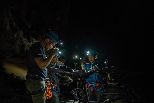 Hệ thống thiết bị quay phim hiện đại được sử dụng cho tập phim trên Planet Earth III.