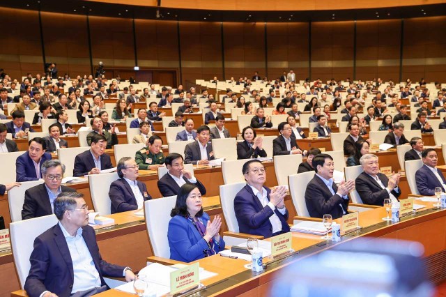 Hội nghị được kết nối tới 16.242 điểm cầu các ban, bộ, ngành, đoàn thể, đơn vị ở Trung ương và các địa phương trên toàn quốc (Ảnh: VGP/Nhật Bắc) Hội nghị được kết nối tới 16.242 điểm cầu các ban, bộ, ngành, đoàn thể, đơn vị ở Trung ương và các địa phương trên toàn quốc (Ảnh: VGP/Nhật Bắc)