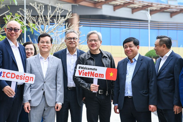 Bộ trưởng Nguyễn Chí Dũng đề nghị phía NVIDIA đẩy mạnh nghiên cứu, triển khai các dự án đầu tư về bán dẫn, AI vào Việt Nam (Ảnh: MPI)