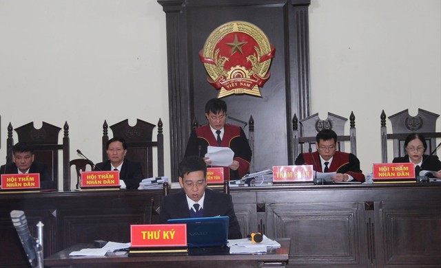 Hội đồng xét xử sơ thẩm vụ mua bán trái phép hóa đơn lớn nhất trên cả nước từ trước đến nay.