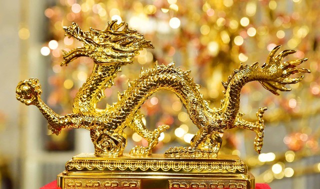 Sản phẩm Rồng mạ vàng.