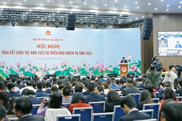 Với phương châm “Hội tụ trí tuệ - Hướng tới tương lai”, Bộ Kế hoạch và Đầu tư sẽ không thụ động mà chủ động nghiên cứu, tìm phương án ứng phó, nắm bắt thời cuộc, nhanh nhạy, linh hoạt và bản lĩnh để tranh thủ cơ hội phát triển. Với phương châm “Hội tụ trí tuệ - Hướng tới tương lai”, Bộ Kế hoạch và Đầu tư sẽ không thụ động mà chủ động nghiên cứu, tìm phương án ứng phó, nắm bắt thời cuộc, nhanh nhạy, linh hoạt và bản lĩnh để tranh thủ cơ hội phát triển.