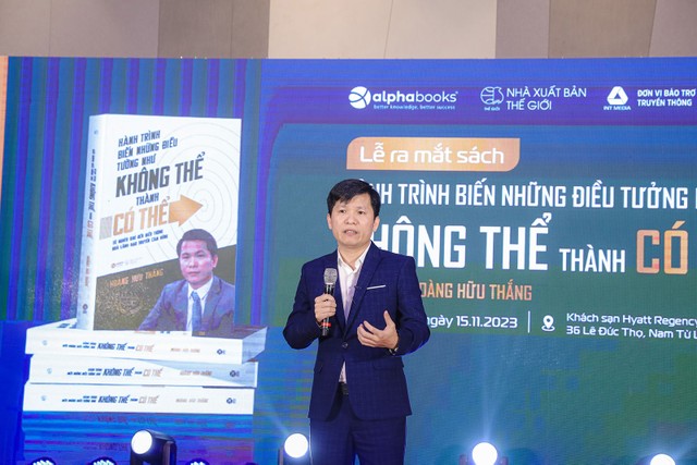 Tác giả, doanh nhân Hoàng Hữu Thắng chia sẻ tại buổi lễ ra mắt cuốn sách “Hành trình biến những điều tưởng như không thể thành có thể”