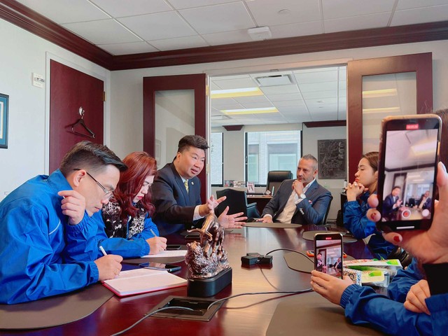 Đoàn GAMA Việt Nam ngày 9/5/2023 đến thăm và học hỏi kinh nghiệm tại Công ty Bảo hiểm nhân thọ New York Life, Mỹ