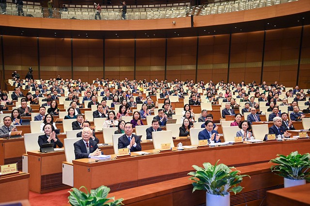 Sau nửa nhiệm kỳ, Quốc hội Khóa XV đã tiến hành 6 kỳ họp bình thường và 5 kỳ họp bất thường